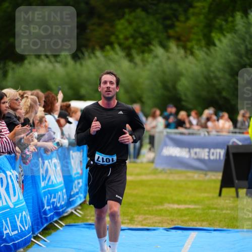 30.08.2026 - Elbe Triathlon Hamburg LAZAROV Photography http://msf.ph/oto/10057686 30.08.2026 11:21:19 Ziel 834, 1017 meine-sportfotos.de
