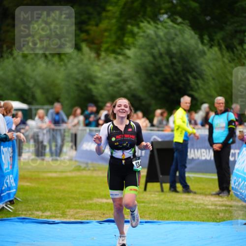 30.08.2026 - Elbe Triathlon Hamburg LAZAROV Photography http://msf.ph/oto/10057698 30.08.2026 11:21:23 Ziel 834, 1017 meine-sportfotos.de