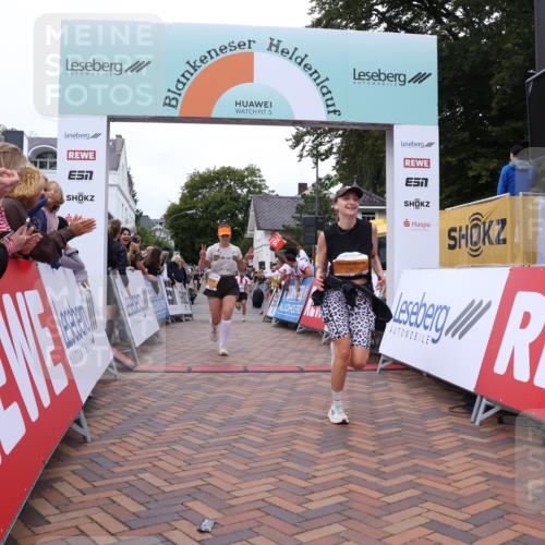 30.08.2026 - Blankeneser Heldenlauf Lena Gebhardt http://msf.ph/oto/10057699 30.08.2026 12:18:50 Ziel 2567, 2867, 4323, 4362 meine-sportfotos.de