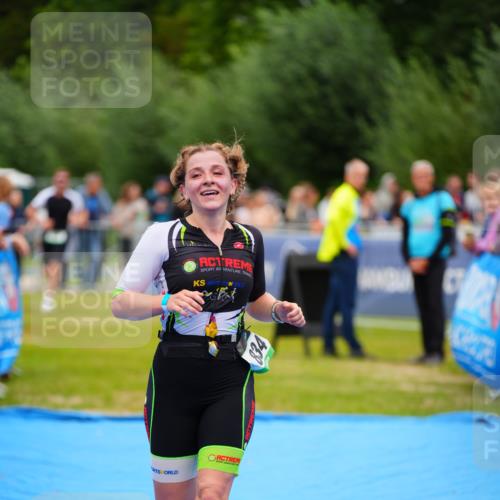 30.08.2026 - Elbe Triathlon Hamburg LAZAROV Photography http://msf.ph/oto/10057708 30.08.2026 11:21:25 Ziel 834 meine-sportfotos.de