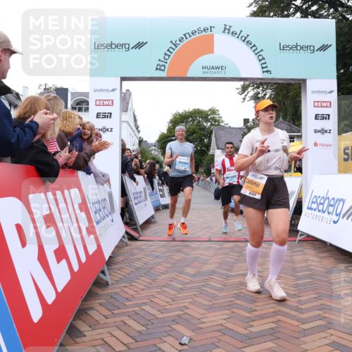 30.08.2026 - Blankeneser Heldenlauf Lena Gebhardt http://msf.ph/oto/10057713 30.08.2026 12:18:52 Ziel 2567, 2867, 4323, 4362 meine-sportfotos.de