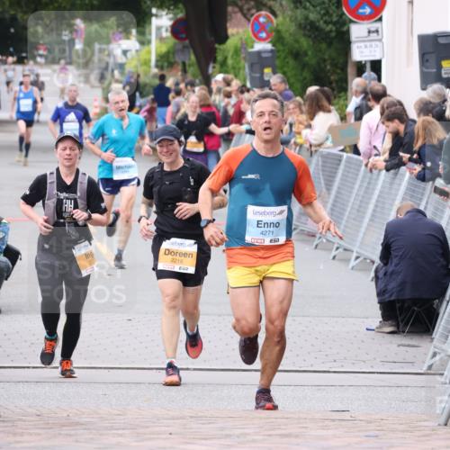 30.08.2026 - Blankeneser Heldenlauf Lena Gebhardt http://msf.ph/oto/10057731 30.08.2026 12:18:57 Ziel 2567, 2867, 4271, 4323, 4362 meine-sportfotos.de