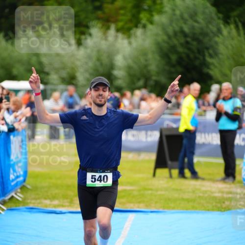 30.08.2026 - Elbe Triathlon Hamburg LAZAROV Photography http://msf.ph/oto/10057732 30.08.2026 11:21:41 Ziel 283, 400, 540 meine-sportfotos.de