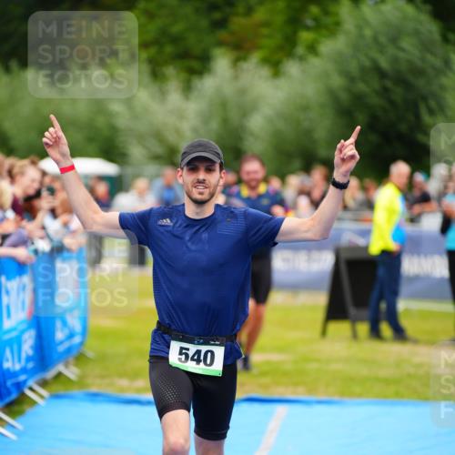30.08.2026 - Elbe Triathlon Hamburg LAZAROV Photography http://msf.ph/oto/10057734 30.08.2026 11:21:42 Ziel 283, 400, 540 meine-sportfotos.de