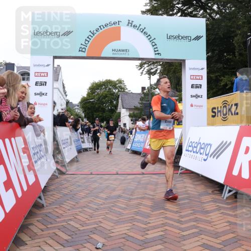 30.08.2026 - Blankeneser Heldenlauf Lena Gebhardt http://msf.ph/oto/10057746 30.08.2026 12:19:02 Ziel 2216, 2217, 4248, 4271 meine-sportfotos.de
