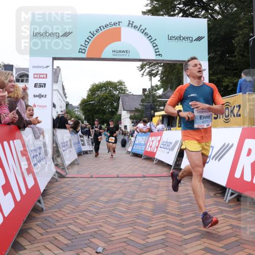 30.08.2026 - Blankeneser Heldenlauf Lena Gebhardt http://msf.ph/oto/10057749 30.08.2026 12:19:02 Ziel 2216, 2217, 4248, 4271 meine-sportfotos.de