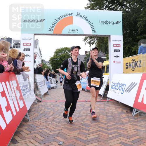 30.08.2026 - Blankeneser Heldenlauf Lena Gebhardt http://msf.ph/oto/10057767 30.08.2026 12:19:05 Ziel 2216, 2217, 4248, 4271 meine-sportfotos.de
