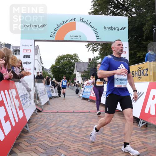 30.08.2026 - Blankeneser Heldenlauf Lena Gebhardt http://msf.ph/oto/10057799 30.08.2026 12:19:12 Ziel 2216, 2217, 2493, 4082, 4248, 4357 meine-sportfotos.de