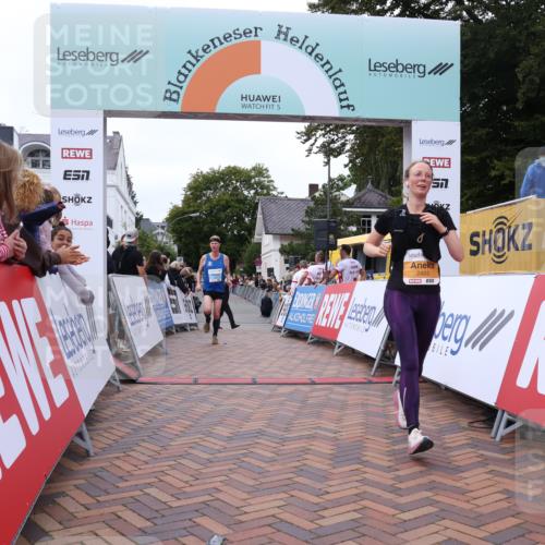 30.08.2026 - Blankeneser Heldenlauf Lena Gebhardt http://msf.ph/oto/10057803 30.08.2026 12:19:13 Ziel 2493, 4082, 4248, 4357 meine-sportfotos.de