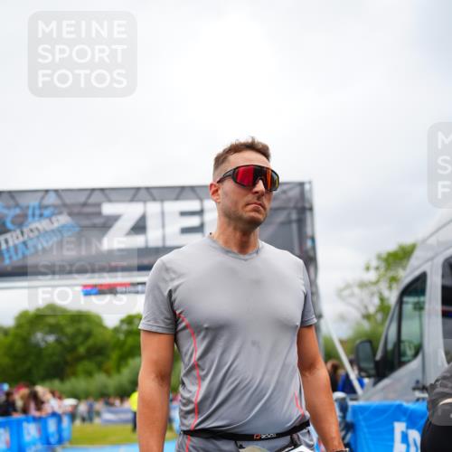 30.08.2026 - Elbe Triathlon Hamburg LAZAROV Photography http://msf.ph/oto/10057804 30.08.2026 11:22:16 Ziel  meine-sportfotos.de