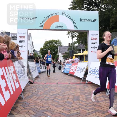 30.08.2026 - Blankeneser Heldenlauf Lena Gebhardt http://msf.ph/oto/10057807 30.08.2026 12:19:13 Ziel 2493, 4082, 4248, 4357 meine-sportfotos.de