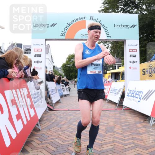 30.08.2026 - Blankeneser Heldenlauf Lena Gebhardt http://msf.ph/oto/10057821 30.08.2026 12:19:16 Ziel 2493, 4082, 4357 meine-sportfotos.de