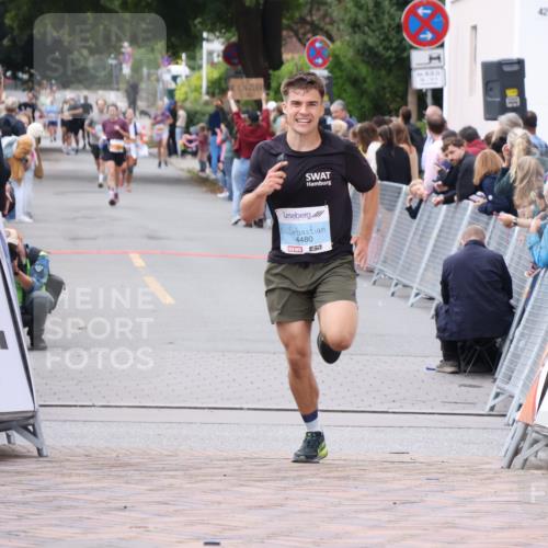 30.08.2026 - Blankeneser Heldenlauf Lena Gebhardt http://msf.ph/oto/10057831 30.08.2026 12:19:21 Ziel 4357, 4480 meine-sportfotos.de