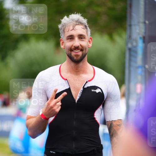 30.08.2026 - Elbe Triathlon Hamburg LAZAROV Photography http://msf.ph/oto/10057847 30.08.2026 11:22:35 Ziel 853, 1009, 1069, 1102 meine-sportfotos.de