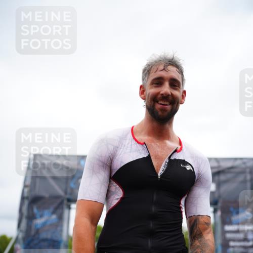 30.08.2026 - Elbe Triathlon Hamburg LAZAROV Photography http://msf.ph/oto/10057857 30.08.2026 11:22:41 Ziel 455, 853, 1210 meine-sportfotos.de