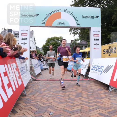 30.08.2026 - Blankeneser Heldenlauf Lena Gebhardt http://msf.ph/oto/10057873 30.08.2026 12:19:43 Ziel 2431, 2538, 4330, 4339 meine-sportfotos.de