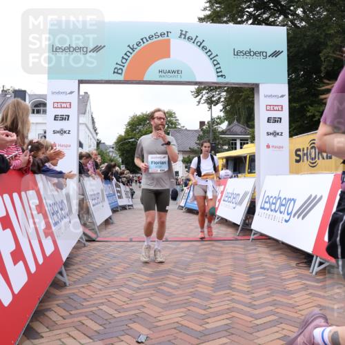 30.08.2026 - Blankeneser Heldenlauf Lena Gebhardt http://msf.ph/oto/10057884 30.08.2026 12:19:44 Ziel 2431, 2538, 4330, 4339 meine-sportfotos.de