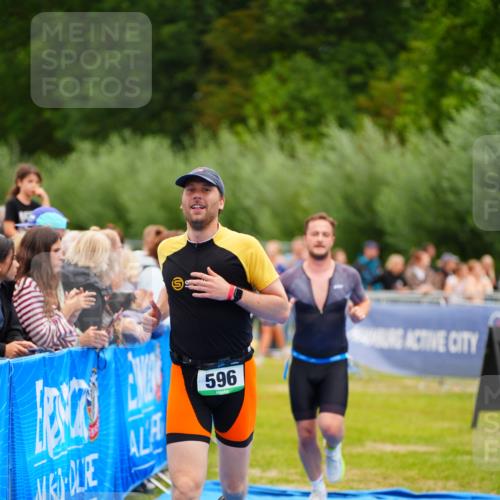30.08.2026 - Elbe Triathlon Hamburg LAZAROV Photography http://msf.ph/oto/10057885 30.08.2026 11:23:19 Ziel 596, 693, 1040 meine-sportfotos.de