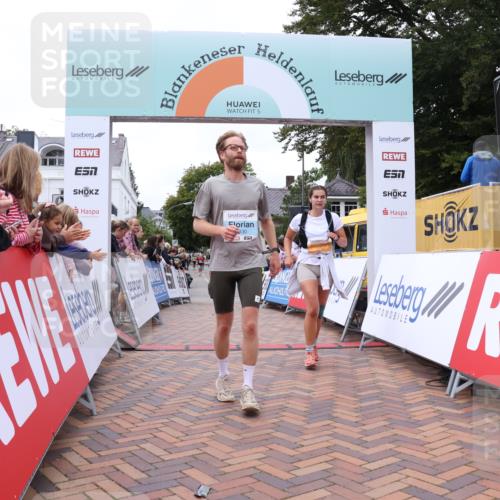 30.08.2026 - Blankeneser Heldenlauf Lena Gebhardt http://msf.ph/oto/10057888 30.08.2026 12:19:45 Ziel 2431, 2538, 4330, 4339 meine-sportfotos.de