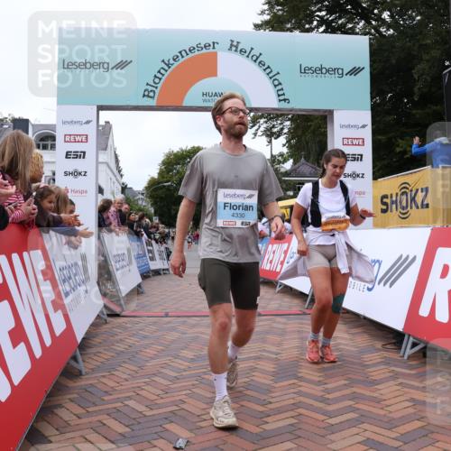 30.08.2026 - Blankeneser Heldenlauf Lena Gebhardt http://msf.ph/oto/10057891 30.08.2026 12:19:46 Ziel 2431, 2538, 4330, 4339 meine-sportfotos.de