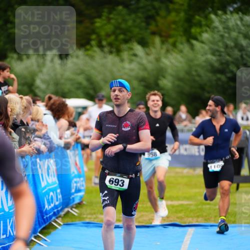 30.08.2026 - Elbe Triathlon Hamburg LAZAROV Photography http://msf.ph/oto/10057903 30.08.2026 11:23:26 Ziel 403, 404, 693, 998, 1023, 1109 meine-sportfotos.de