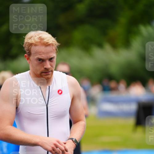 30.08.2026 - Elbe Triathlon Hamburg LAZAROV Photography http://msf.ph/oto/10057928 30.08.2026 11:23:39 Ziel 1015, 1232 meine-sportfotos.de