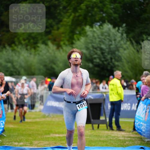 30.08.2026 - Elbe Triathlon Hamburg LAZAROV Photography http://msf.ph/oto/10057938 30.08.2026 11:23:45 Ziel 988, 1015, 1138 meine-sportfotos.de