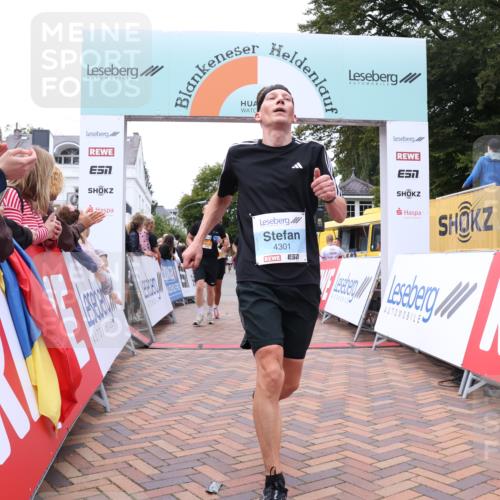 30.08.2026 - Blankeneser Heldenlauf Lena Gebhardt http://msf.ph/oto/10057946 30.08.2026 12:20:02 Ziel 2040, 2280, 2476, 2914, 2915, 4183, 4301 meine-sportfotos.de