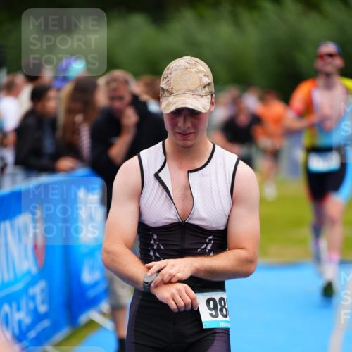 30.08.2026 - Elbe Triathlon Hamburg LAZAROV Photography http://msf.ph/oto/10057958 30.08.2026 11:23:54 Ziel 472, 988, 1006, 1104, 1138 meine-sportfotos.de