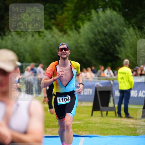 30.08.2026 - Elbe Triathlon Hamburg LAZAROV Photography http://msf.ph/oto/10057960 30.08.2026 11:23:54 Ziel 472, 988, 1006, 1104, 1138 meine-sportfotos.de