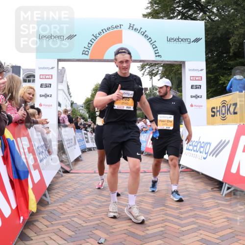 30.08.2026 - Blankeneser Heldenlauf Lena Gebhardt http://msf.ph/oto/10057961 30.08.2026 12:20:05 Ziel 2040, 2280, 2476, 2914, 2915, 4301 meine-sportfotos.de