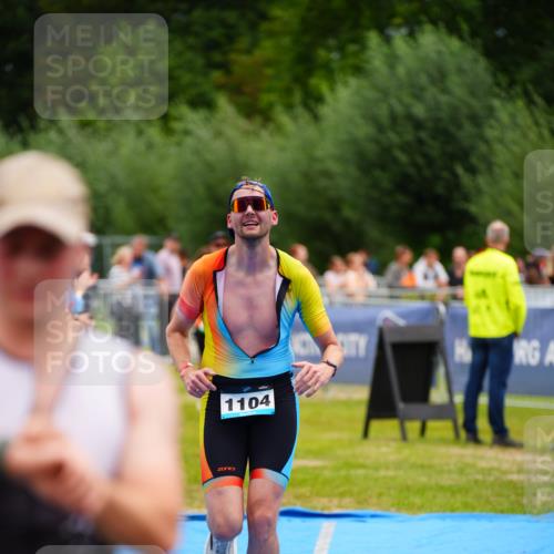 30.08.2026 - Elbe Triathlon Hamburg LAZAROV Photography http://msf.ph/oto/10057962 30.08.2026 11:23:54 Ziel 472, 988, 1006, 1104, 1138 meine-sportfotos.de