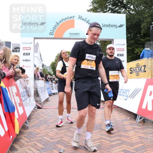 30.08.2026 - Blankeneser Heldenlauf Lena Gebhardt http://msf.ph/oto/10057964 30.08.2026 12:20:06 Ziel 2040, 2280, 2476, 2914, 2915, 4301 meine-sportfotos.de