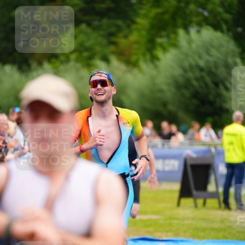 30.08.2026 - Elbe Triathlon Hamburg LAZAROV Photography http://msf.ph/oto/10057966 30.08.2026 11:23:55 Ziel 472, 988, 1006, 1104 meine-sportfotos.de