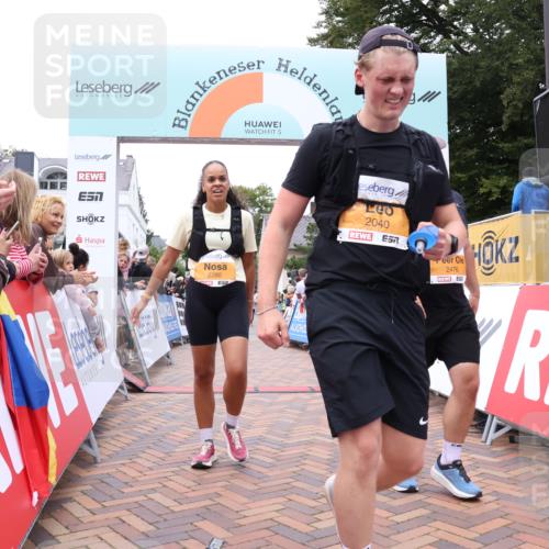 30.08.2026 - Blankeneser Heldenlauf Lena Gebhardt http://msf.ph/oto/10057968 30.08.2026 12:20:06 Ziel 2040, 2280, 2476, 2914, 2915, 4301 meine-sportfotos.de