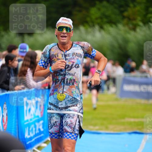 30.08.2026 - Elbe Triathlon Hamburg LAZAROV Photography http://msf.ph/oto/10058004 30.08.2026 11:24:10 Ziel 734, 883, 1314 meine-sportfotos.de