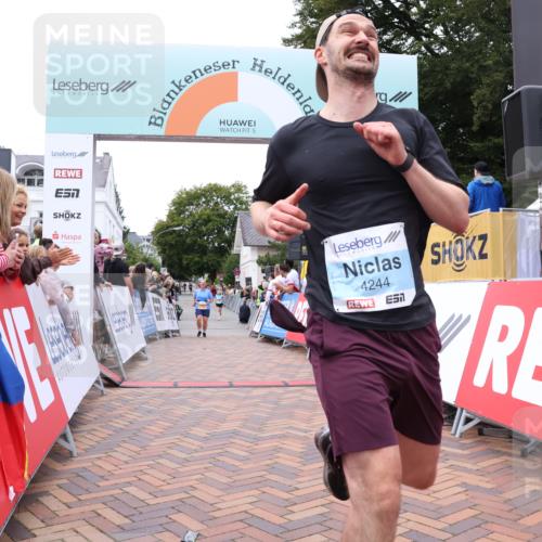 30.08.2026 - Blankeneser Heldenlauf Lena Gebhardt http://msf.ph/oto/10058009 30.08.2026 12:20:12 Ziel 2206, 4244, 4253 meine-sportfotos.de