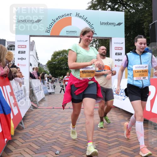 30.08.2026 - Blankeneser Heldenlauf Lena Gebhardt http://msf.ph/oto/10058048 30.08.2026 12:20:24 Ziel 2206, 2233, 2534, 4343, 4353 meine-sportfotos.de