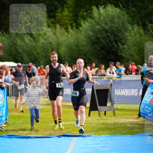 30.08.2026 - Elbe Triathlon Hamburg LAZAROV Photography http://msf.ph/oto/10058062 30.08.2026 11:24:54 Ziel 712, 786, 856, 1208 meine-sportfotos.de