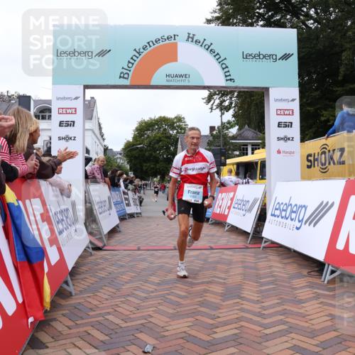 30.08.2026 - Blankeneser Heldenlauf Lena Gebhardt http://msf.ph/oto/10058067 30.08.2026 12:20:26 Ziel 2233, 2534, 4343, 4353 meine-sportfotos.de