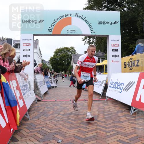 30.08.2026 - Blankeneser Heldenlauf Lena Gebhardt http://msf.ph/oto/10058071 30.08.2026 12:20:26 Ziel 2233, 2534, 4343, 4353 meine-sportfotos.de