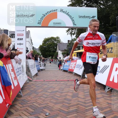 30.08.2026 - Blankeneser Heldenlauf Lena Gebhardt http://msf.ph/oto/10058074 30.08.2026 12:20:27 Ziel 2233, 2534, 4343, 4353 meine-sportfotos.de