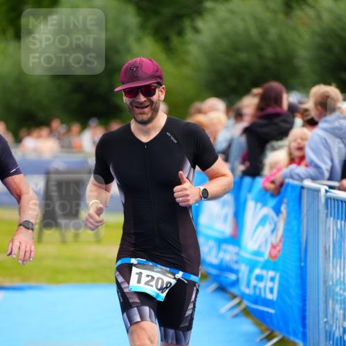 30.08.2026 - Elbe Triathlon Hamburg LAZAROV Photography http://msf.ph/oto/10058097 30.08.2026 11:25:02 Ziel 605, 736, 786, 1208 meine-sportfotos.de