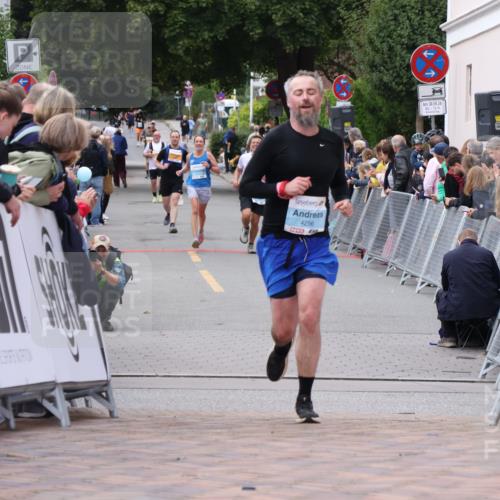 30.08.2026 - Blankeneser Heldenlauf Lena Gebhardt http://msf.ph/oto/10058098 30.08.2026 12:20:37 Ziel 4256, 4293 meine-sportfotos.de