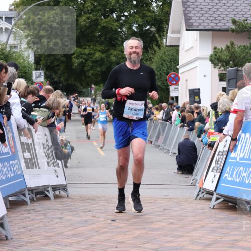 30.08.2026 - Blankeneser Heldenlauf Lena Gebhardt http://msf.ph/oto/10058106 30.08.2026 12:20:39 Ziel 4256, 4293 meine-sportfotos.de