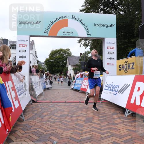 30.08.2026 - Blankeneser Heldenlauf Lena Gebhardt http://msf.ph/oto/10058113 30.08.2026 12:20:42 Ziel 4256, 4293 meine-sportfotos.de