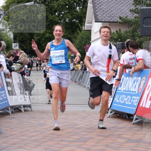 30.08.2026 - Blankeneser Heldenlauf Lena Gebhardt http://msf.ph/oto/10058128 30.08.2026 12:20:47 Ziel 4256, 4356, 4418 meine-sportfotos.de