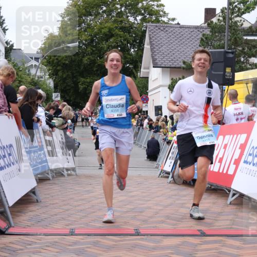 30.08.2026 - Blankeneser Heldenlauf Lena Gebhardt http://msf.ph/oto/10058131 30.08.2026 12:20:48 Ziel 4256, 4356, 4418 meine-sportfotos.de