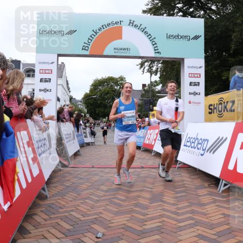 30.08.2026 - Blankeneser Heldenlauf Lena Gebhardt http://msf.ph/oto/10058135 30.08.2026 12:20:49 Ziel 4256, 4356, 4418 meine-sportfotos.de