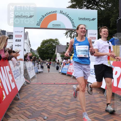 30.08.2026 - Blankeneser Heldenlauf Lena Gebhardt http://msf.ph/oto/10058139 30.08.2026 12:20:49 Ziel 4256, 4356, 4418 meine-sportfotos.de